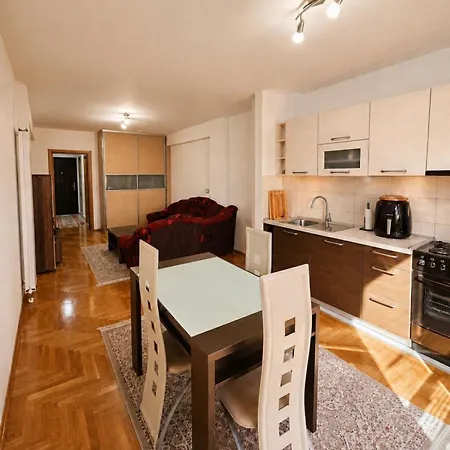 Apartman Tibra 1 *